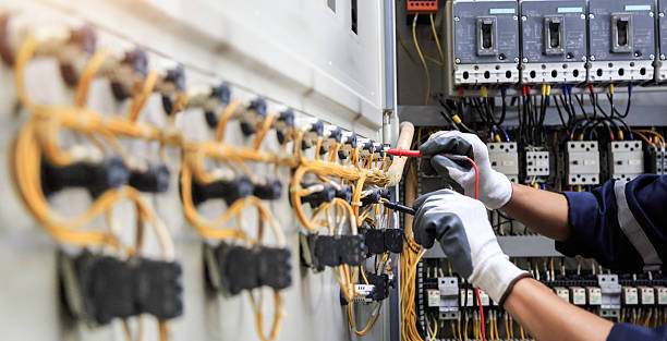 Professional Electrician technician working in Pomona, NY